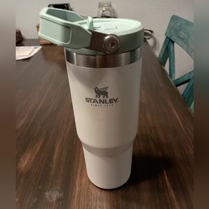 Stanley ice flow flip straw 30oz